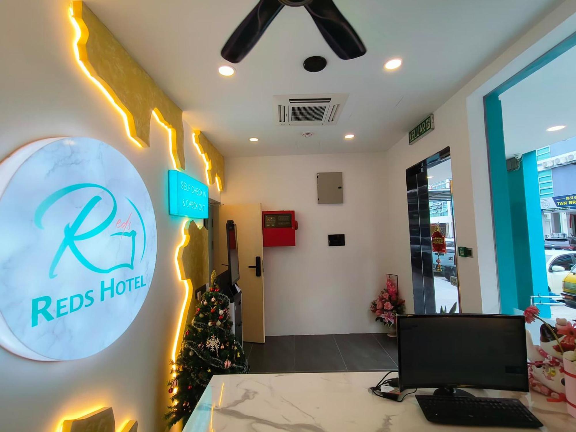 Red'S Hotel Бинтулу Екстериор снимка