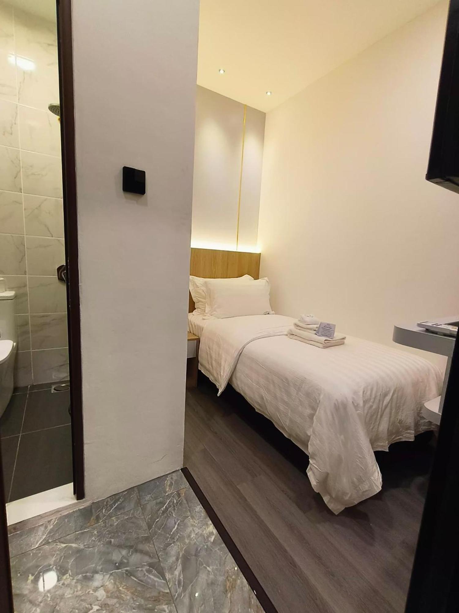 Red'S Hotel Бинтулу Екстериор снимка