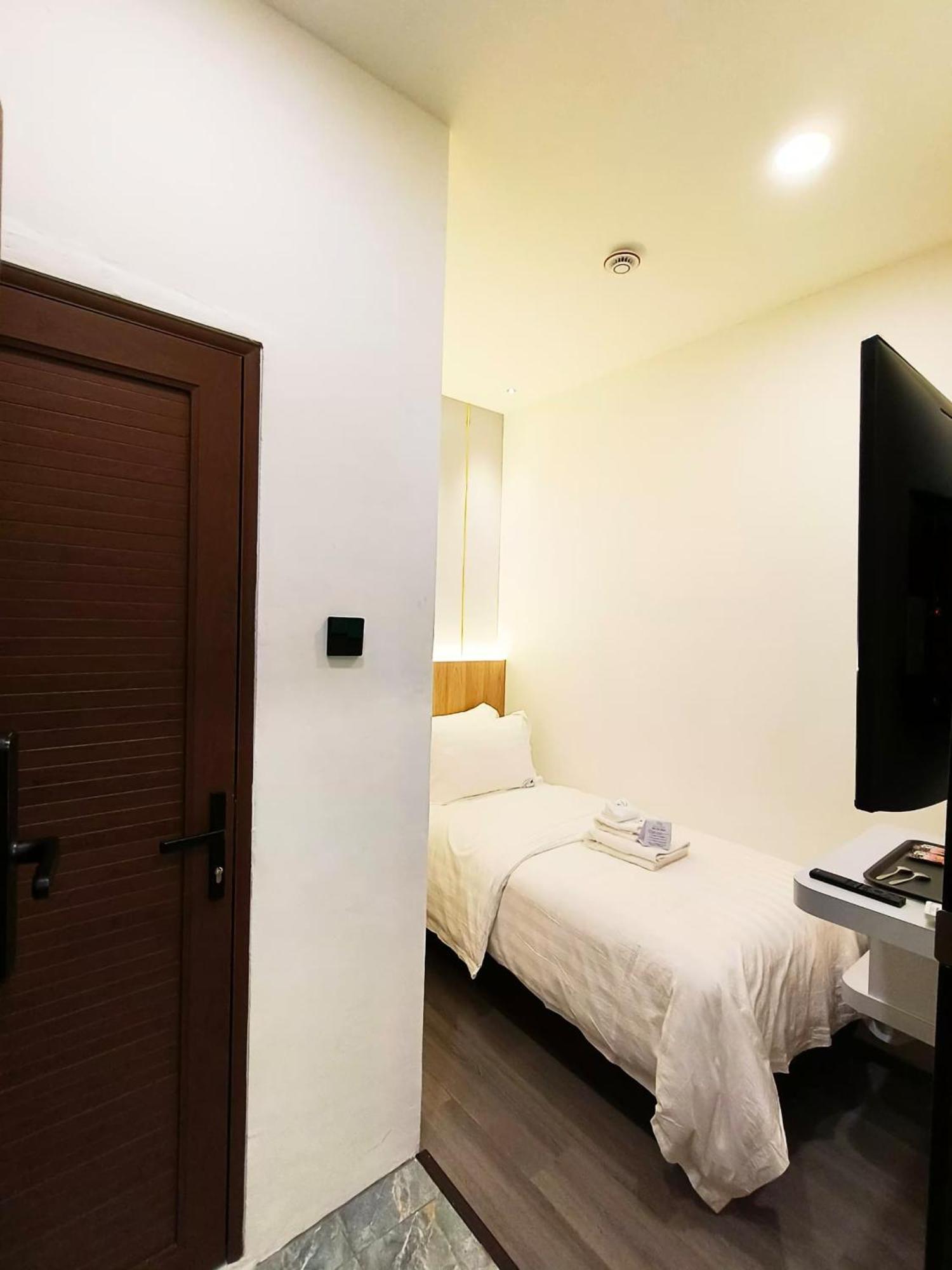 Red'S Hotel Бинтулу Екстериор снимка
