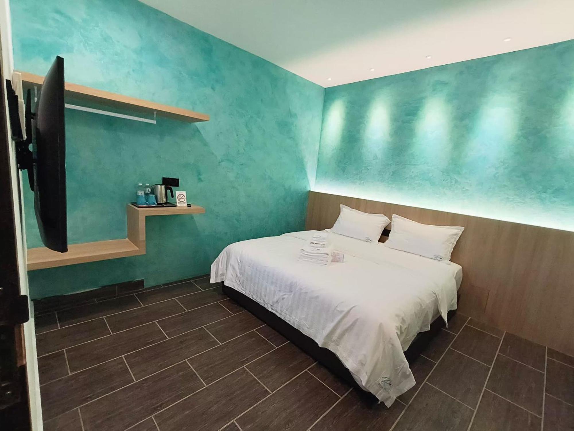 Red'S Hotel Бинтулу Екстериор снимка