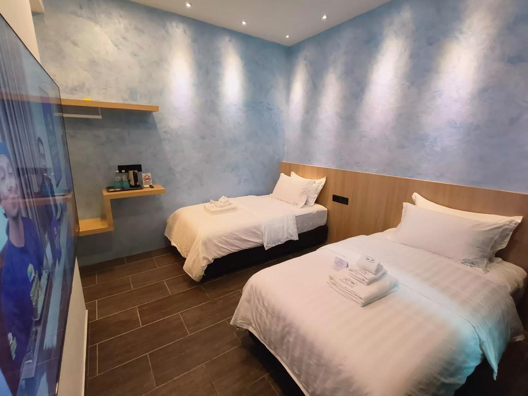 Red'S Hotel Бинтулу Екстериор снимка