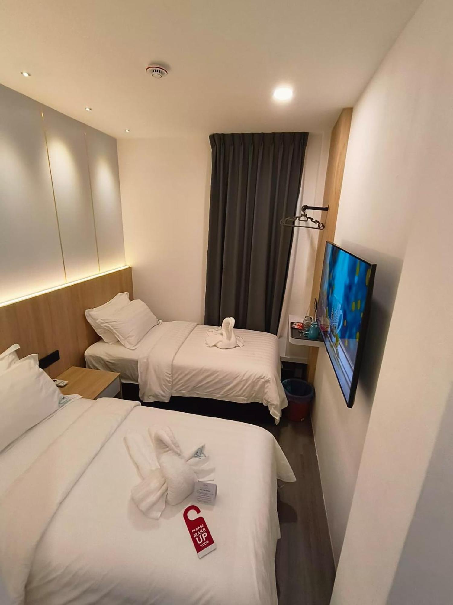Red'S Hotel Бинтулу Екстериор снимка