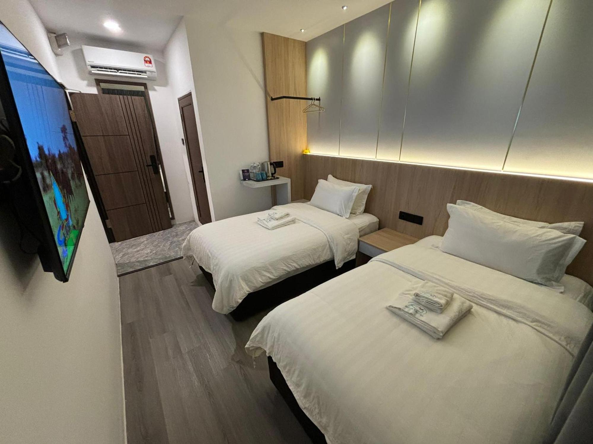 Red'S Hotel Бинтулу Екстериор снимка