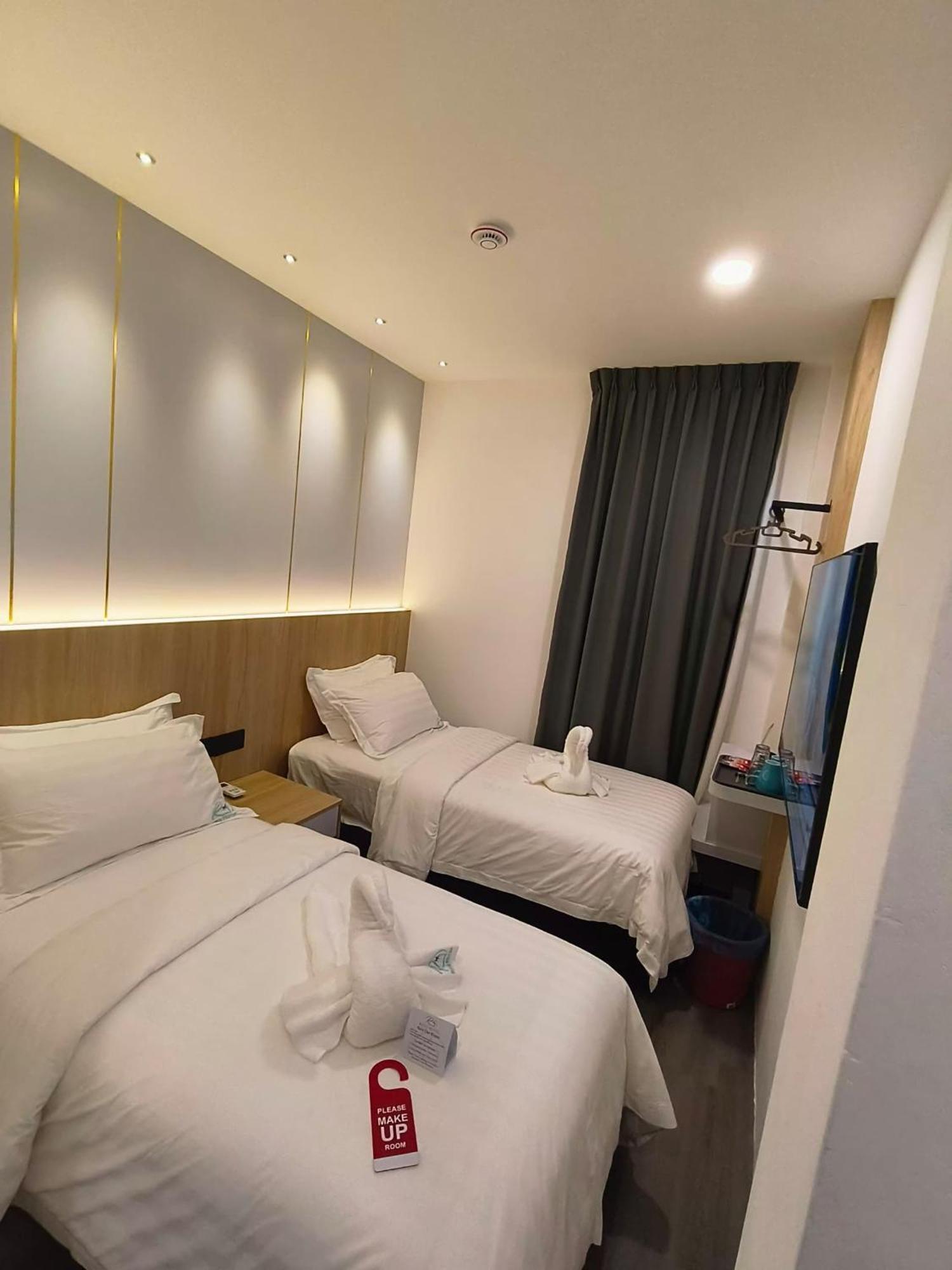 Red'S Hotel Бинтулу Екстериор снимка