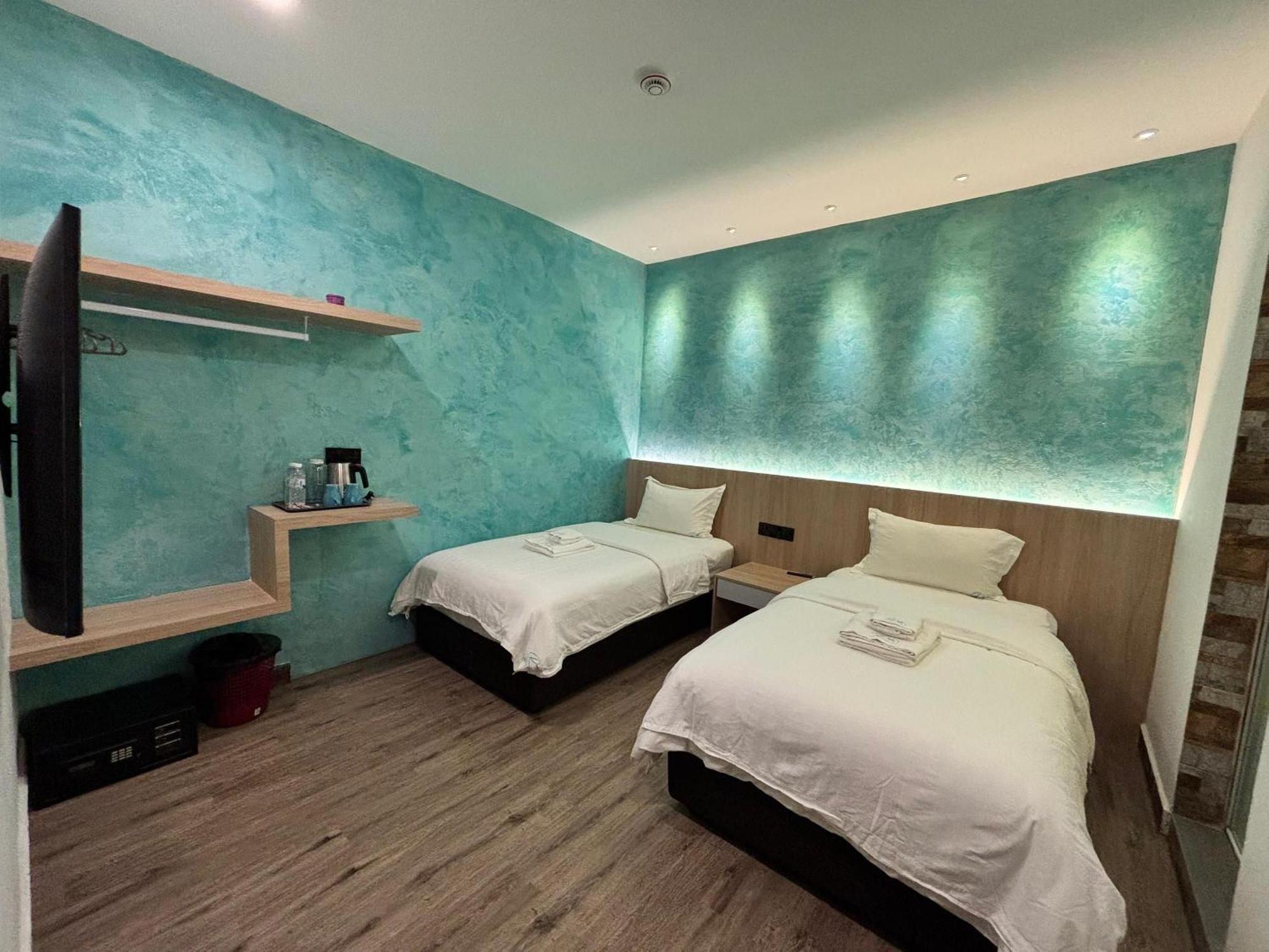 Red'S Hotel Бинтулу Екстериор снимка