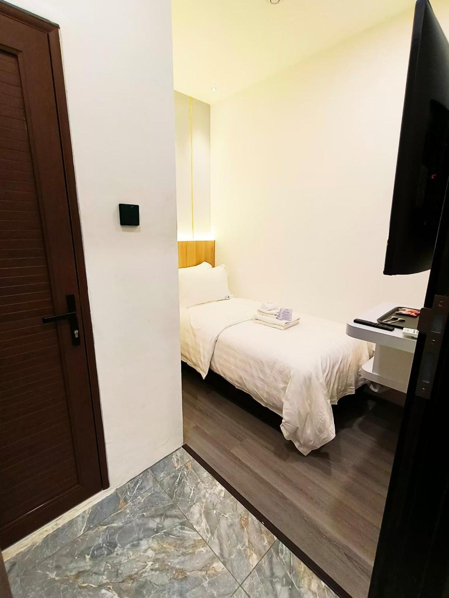 Red'S Hotel Бинтулу Екстериор снимка