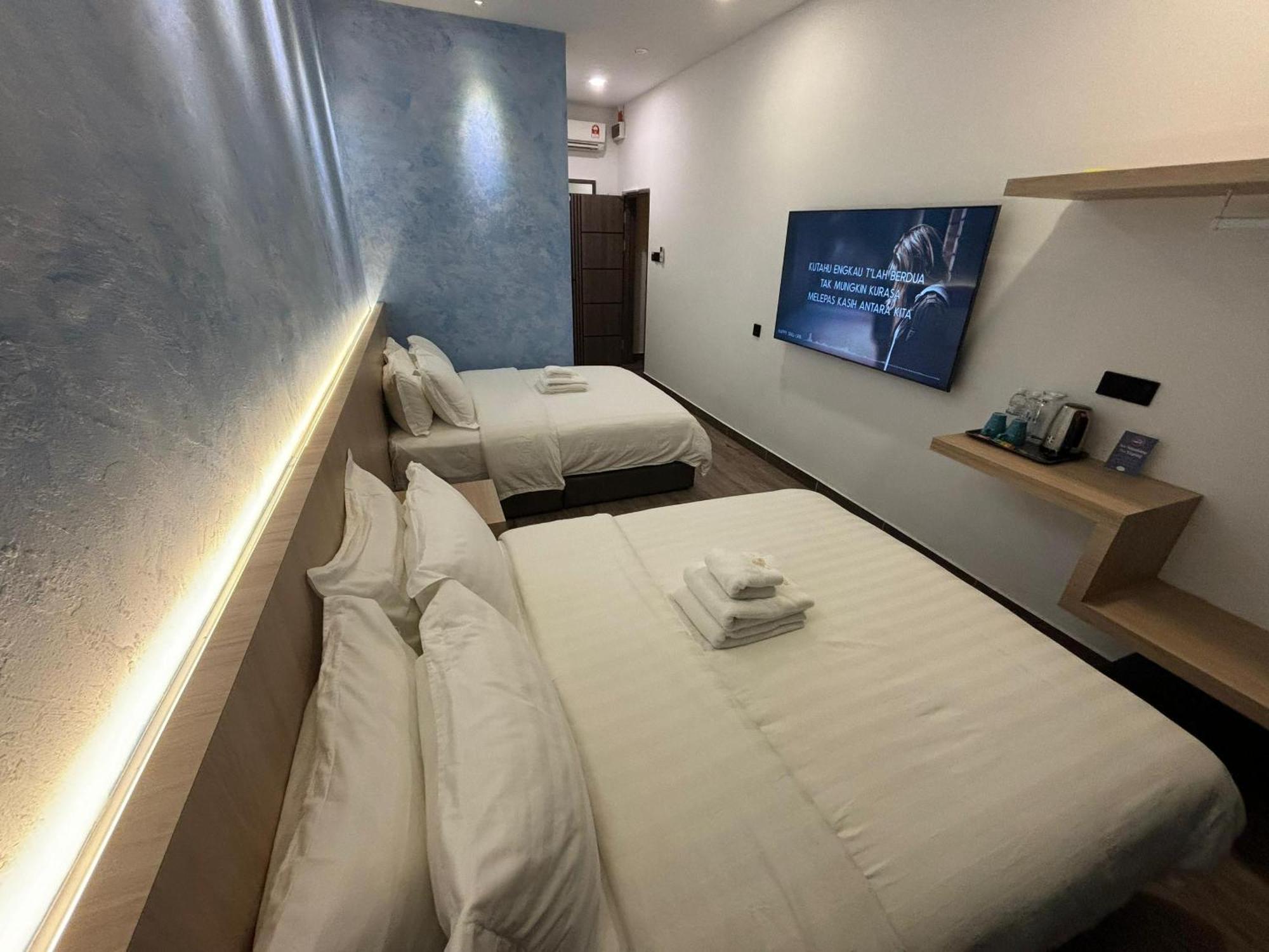 Red'S Hotel Бинтулу Екстериор снимка